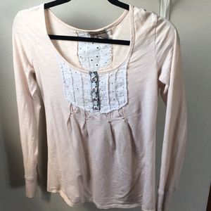 Log sleeve, cream top. Size medium.